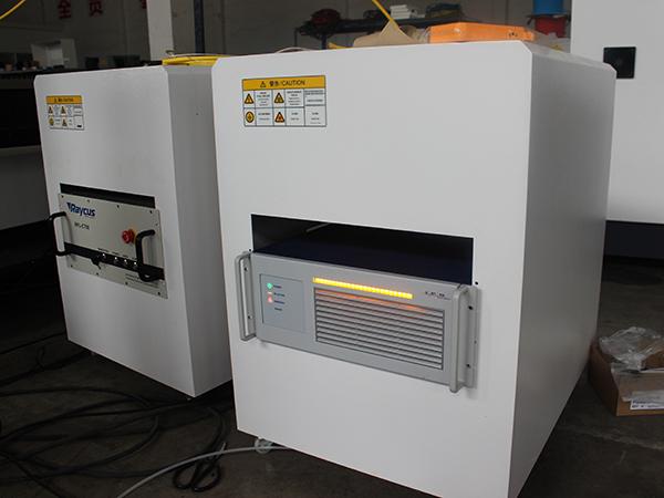 Machine de découpe laser à fibre CNC (Laser à fibre IPG de forte puissance – 500W, 700W, 1000W)
